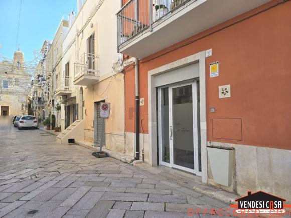 Locale commerciale Montrone 30mq