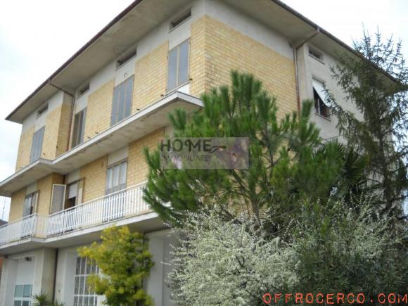 Casa indipendente 5 Locali o più 390mq 1980