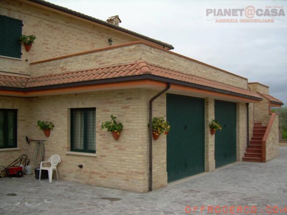 Villa 5 Locali o più PAGLIARE DEL TRONTO 500mq 2005