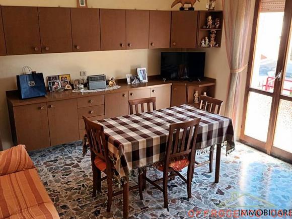 Casa indipendente 5 Locali o più Vallone 250mq 1970