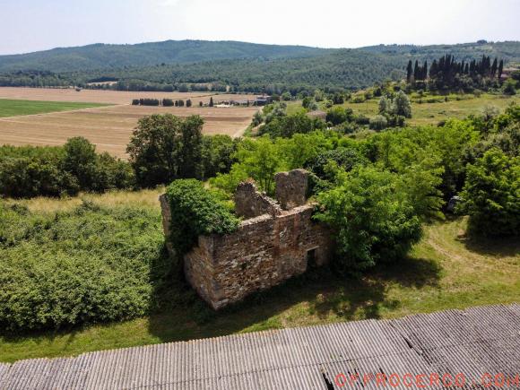 Rustico San Gimignanello 2100mq 1700