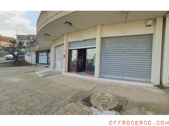 Locale commerciale COLLINARE 259mq