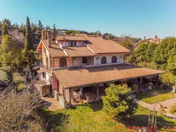 Villa Grottaferrata 420mq 2002