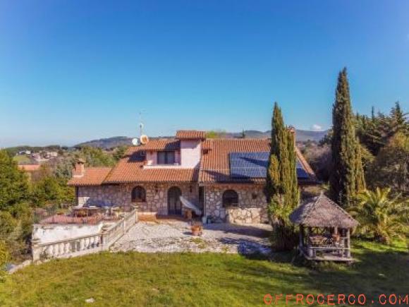 Villa Grottaferrata 420mq 2002