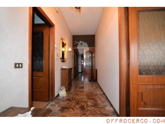 Casa indipendente 5 Locali o più periferia 285mq 1970