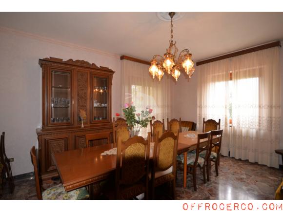 Casa indipendente 5 Locali o più periferia 285mq 1970