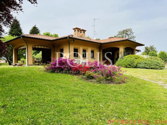 Villa Fino Mornasco 325mq 1970