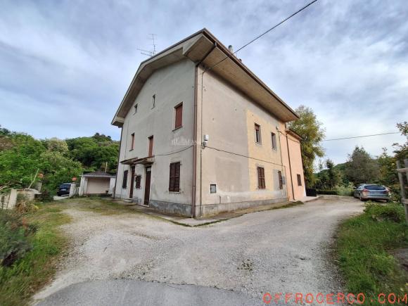 Casa indipendente 5 Locali o più COLLINARE (sopra la Statale 16) 240mq 1970