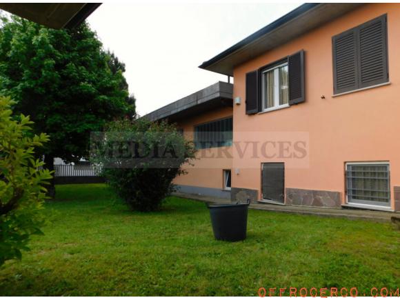 Villa Sannazzaro Dè Burgondi 270mq 2006