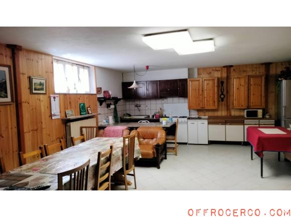 Villa 5 Locali o più Valmadonna 180mq 1990