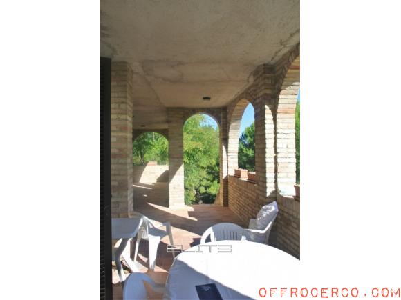 Villa Quartiere Ovest - Grotte - Montarice 550mq 1986