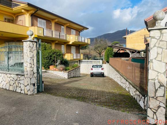 Villa 5 Locali o più 350mq 1990