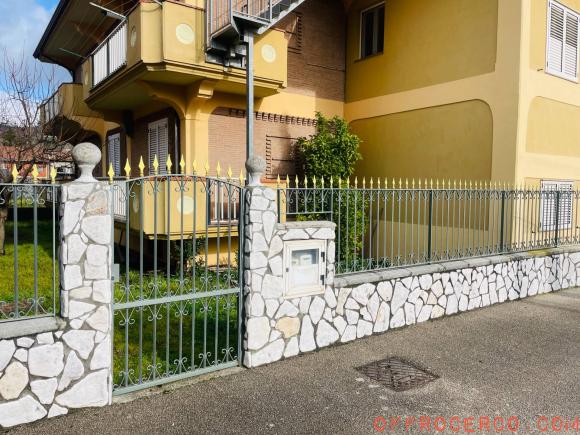 Villa 5 Locali o più 350mq 1990