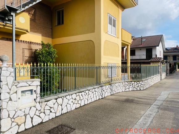 Villa 5 Locali o più 350mq 1990