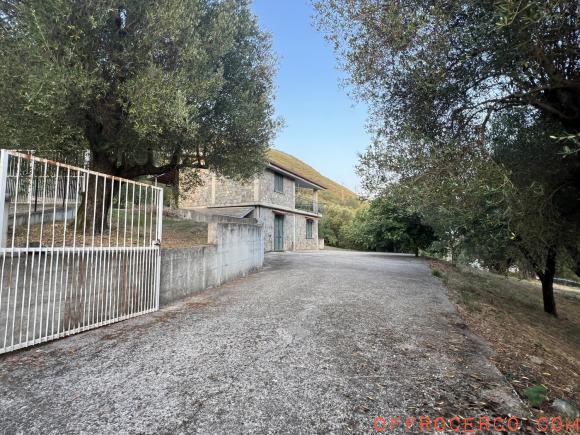 Casa indipendente 5 Locali o più 160mq