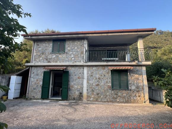 Casa indipendente 5 Locali o più 160mq