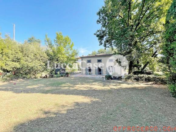 Villa 5 Locali o più Marlia 400mq