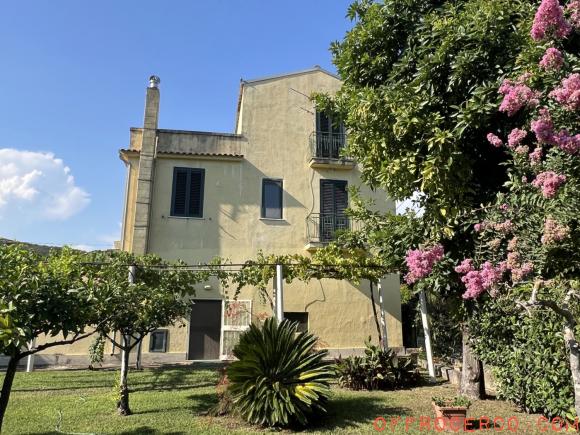 Villa 5 Locali o più 240mq