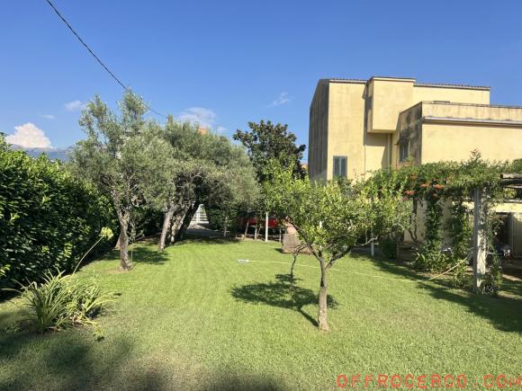 Villa 5 Locali o più 240mq