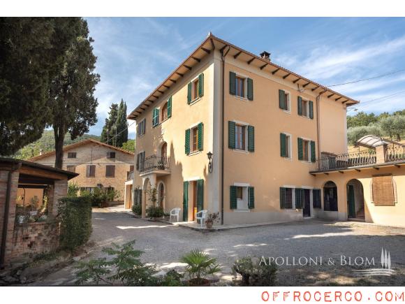 Villa 5 Locali o più Capoluogo 716mq 1800