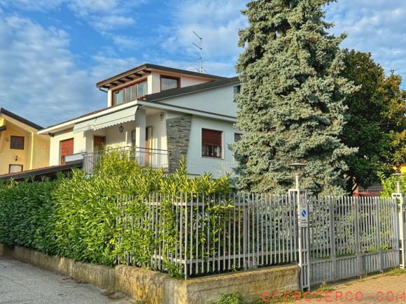 Casa indipendente 5 Locali o più 250mq 1965