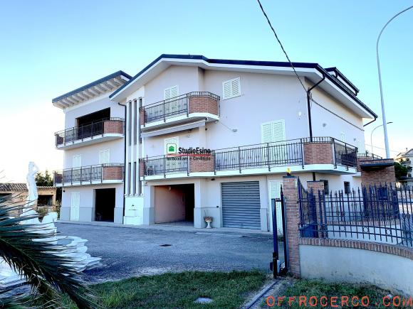 Casa indipendente 5 Locali o più 225mq