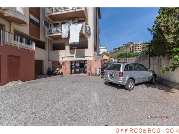 Locale commerciale 210mq