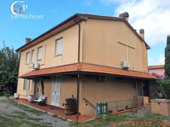 Villa 5 Locali o più Vada 320mq 1970