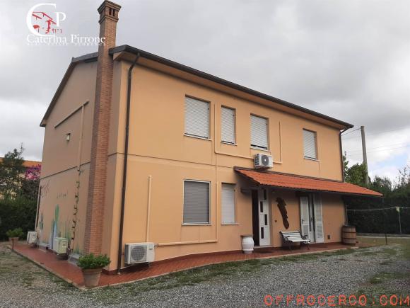 Villa 5 Locali o più Vada 320mq 1970