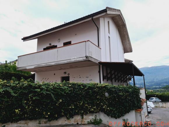 Villa 5 Locali o più 250mq 1995