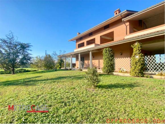 Villa Bifamiliare 670mq