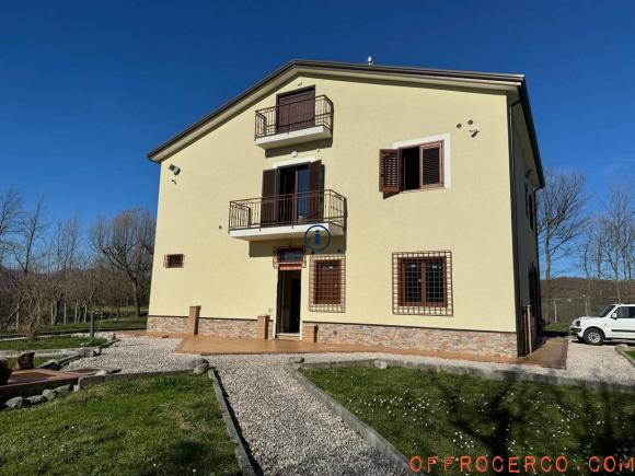 Villa 5 Locali o più 360mq 2009