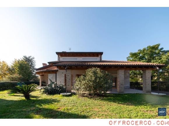 Villa 5 Locali o più 410mq 2014