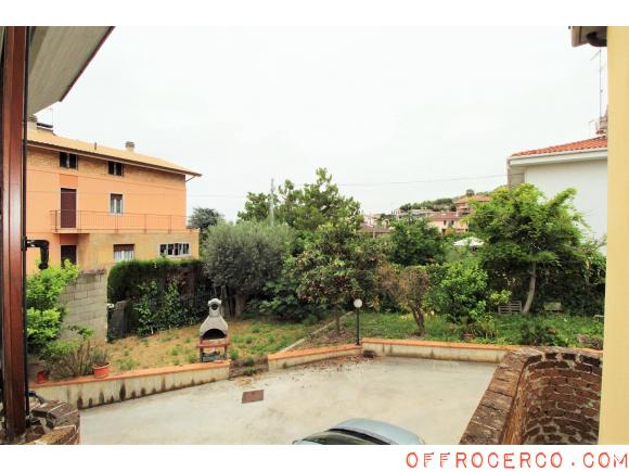 Villa 5 Locali o più Santa Lucia 230mq 2001