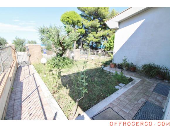 Villa 5 Locali o più Santa Lucia 230mq 2001