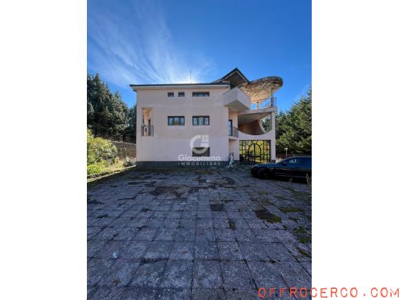 Villa 5 Locali o più 550mq