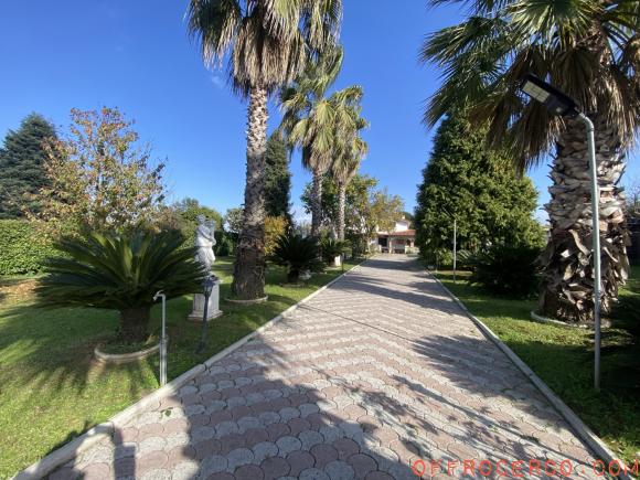 Villa 5 Locali o più 250mq