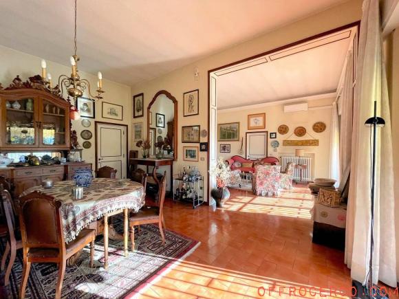 Villa 5 Locali o più 339mq