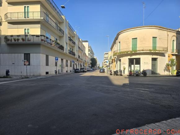 Locale commerciale 90mq