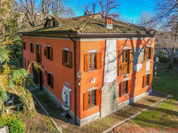 Villa (Pieve Modolena) 695mq