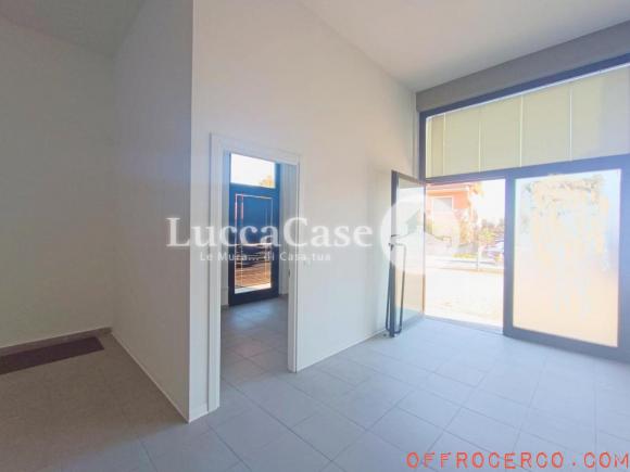 Locale commerciale Lammari 121mq