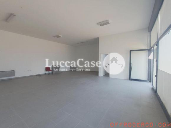 Locale commerciale Lammari 121mq