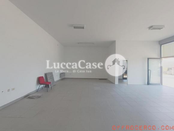 Locale commerciale Lammari 121mq