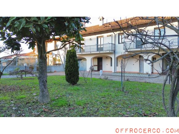 Casa indipendente 5 Locali o più 330mq 2001