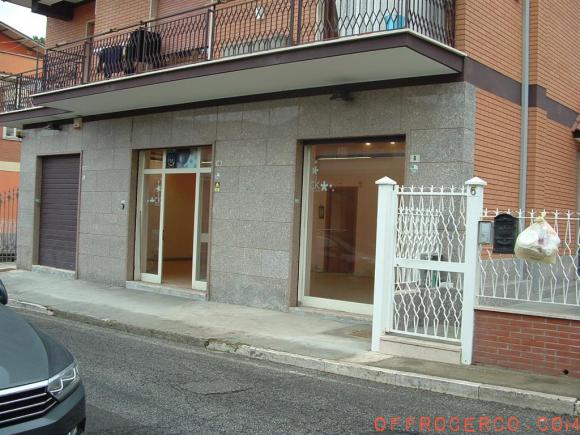 Locale commerciale PAVONA 92mq