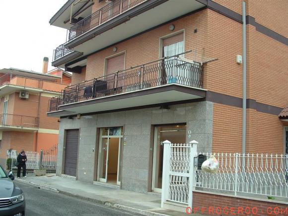 Locale commerciale PAVONA 92mq