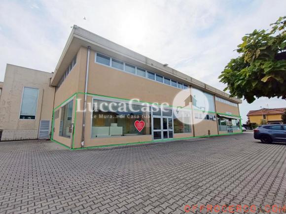 Locale commerciale 200mq