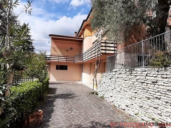 Villa 5 Locali o più 380mq 1970