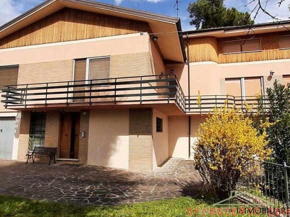 Villa 5 Locali o più 380mq 1970