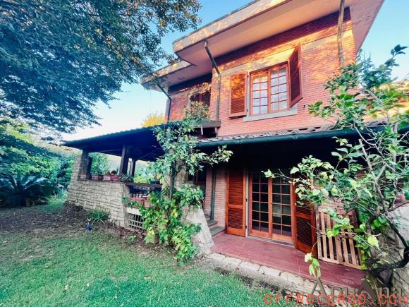 Casa indipendente 5 Locali o più 370mq